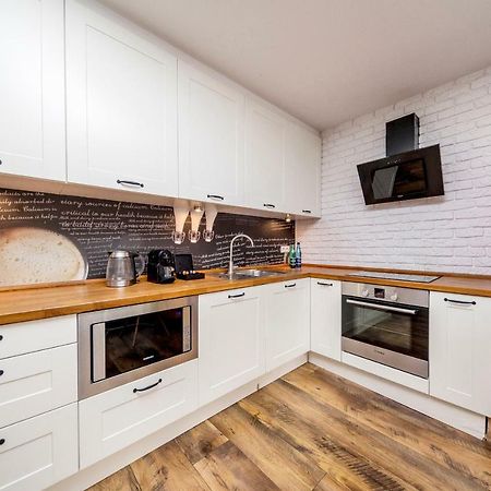 Apartament Ten By Your Freedom ワルシャワ エクステリア 写真