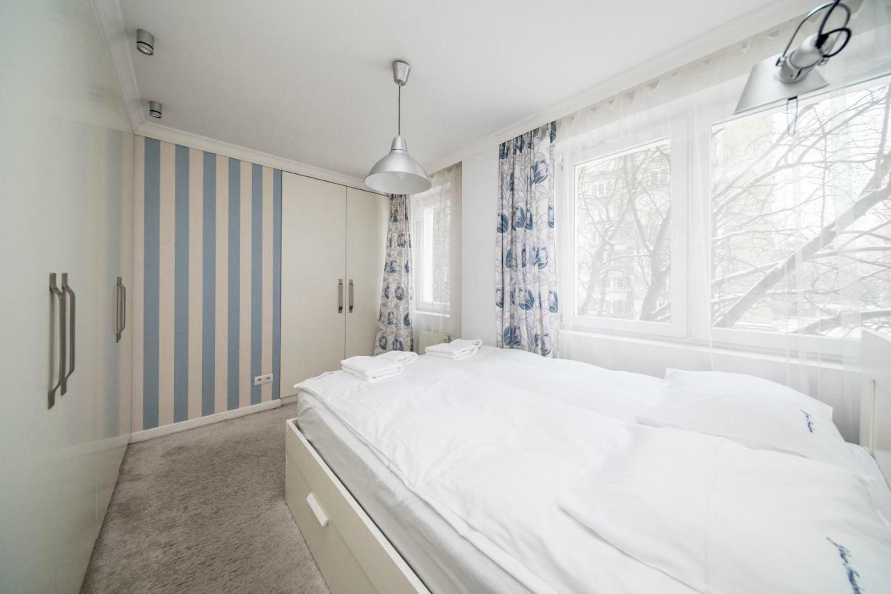 Apartament Ten By Your Freedom ワルシャワ エクステリア 写真